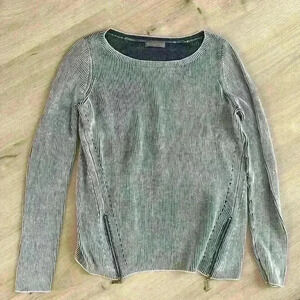 Evolution sweater size small with zippers